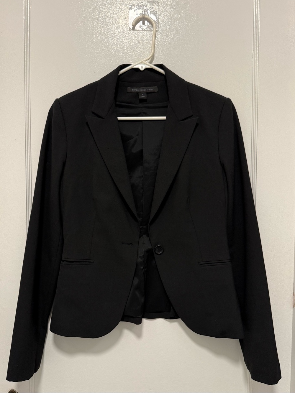 Express Design Studio Black Tailored Blazer Size 4